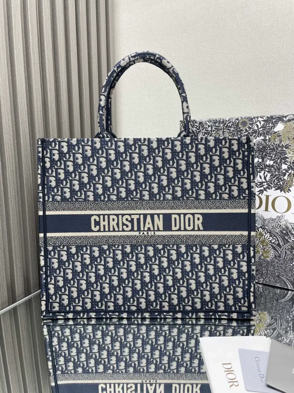 Dior Monogram Large Tote Bag image 1