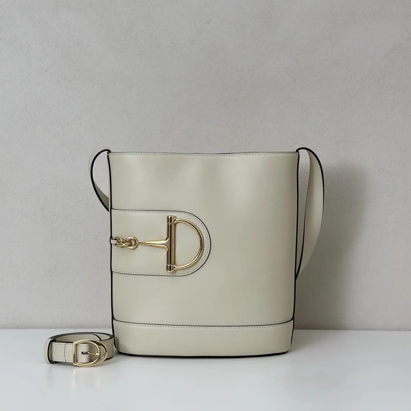 Gucci Off-White Bucket Bag image 1