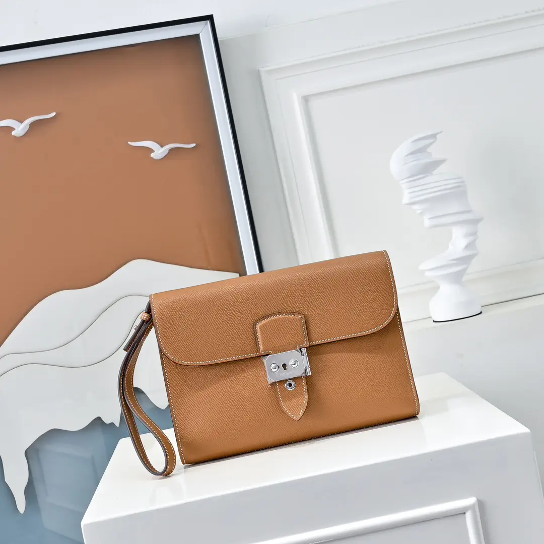 Hermès Sac a Depeches Clutch image 1
