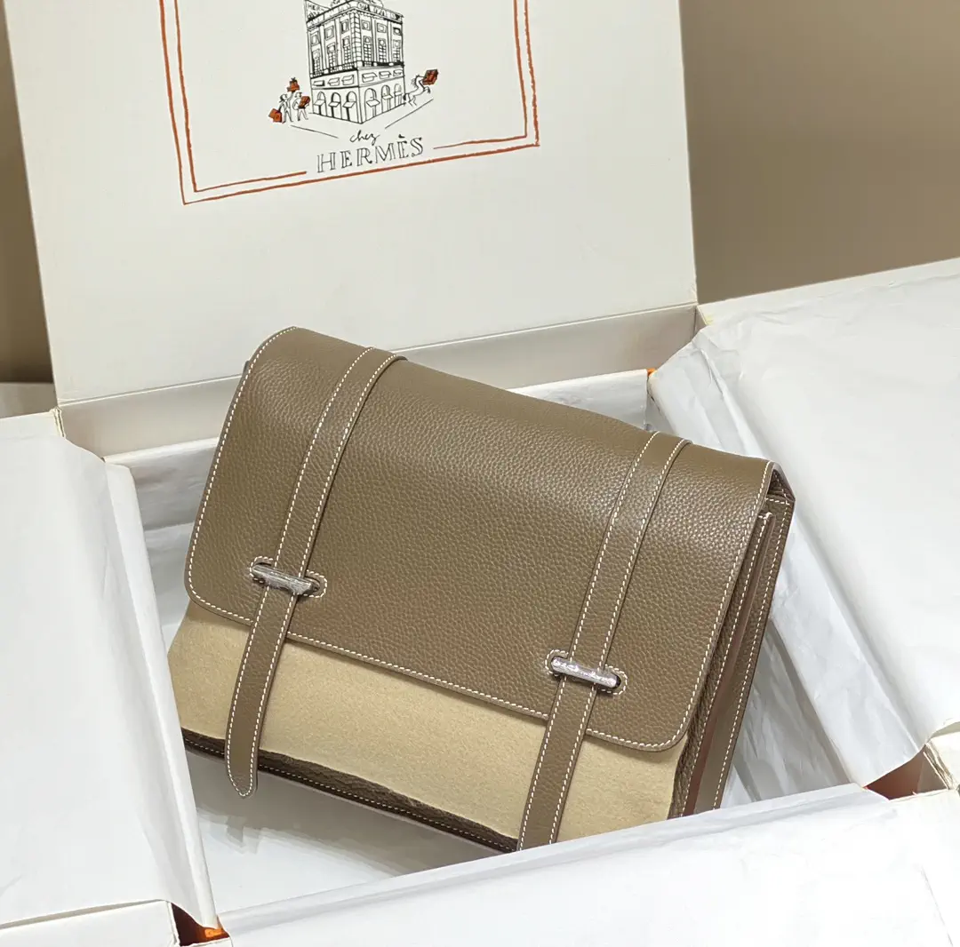 Hermès Steven Crossbody Bag image 1