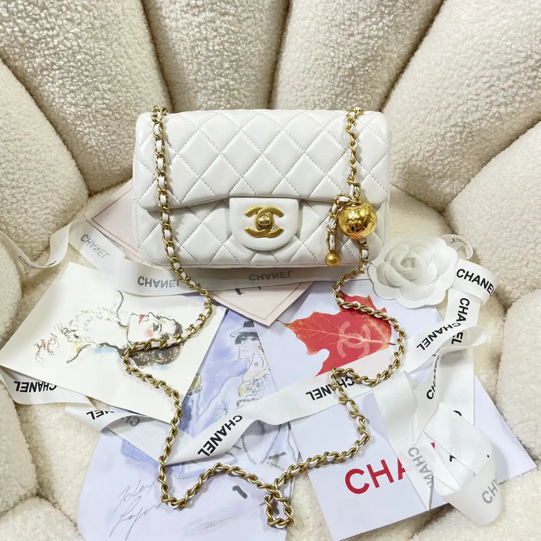 Chanel White Quilted Flap Bag with Adjustable Chain Strap image 1