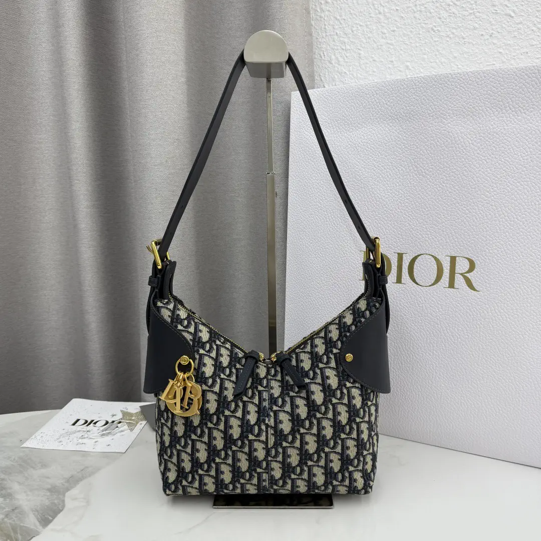 Dior Oblique Print Voyage Shoulder Bag image 1