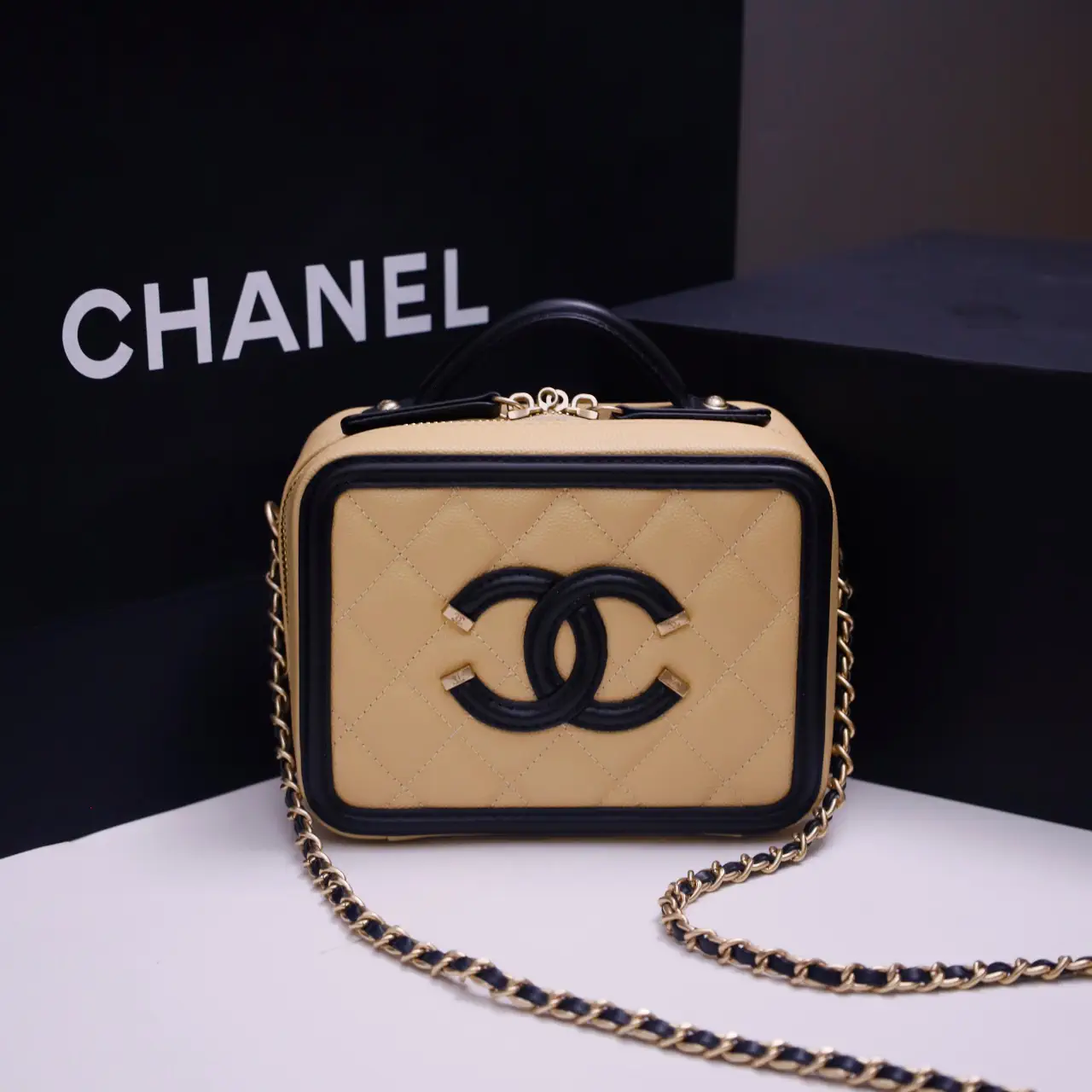 Chanel Quilted Vanity Case Bag image 1