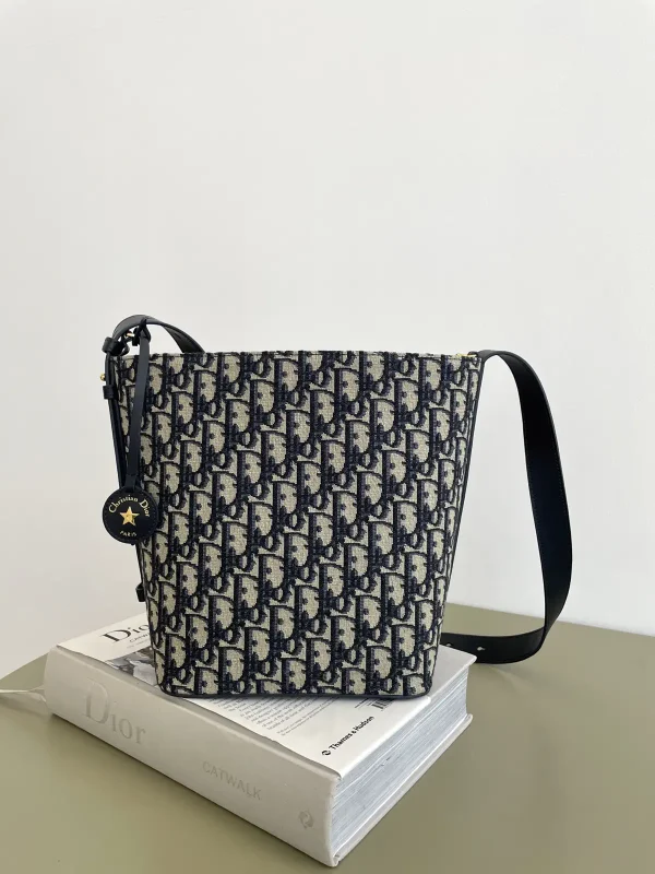 Dior Oblique Monogram Small Bucket Bag image 1