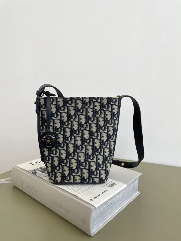 Dior Oblique Monogram Mini Bucket Bag image 1