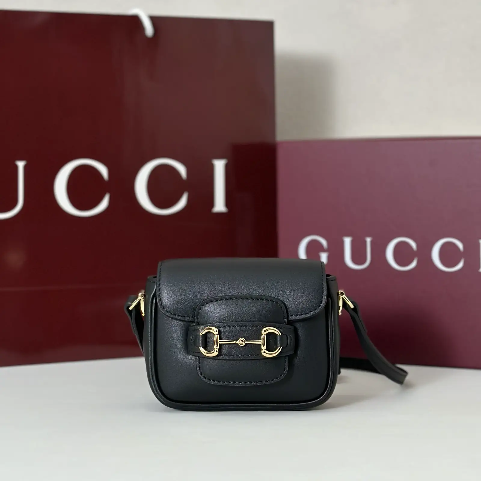 Gucci Horsebit Detail Crossbody Bag image 1