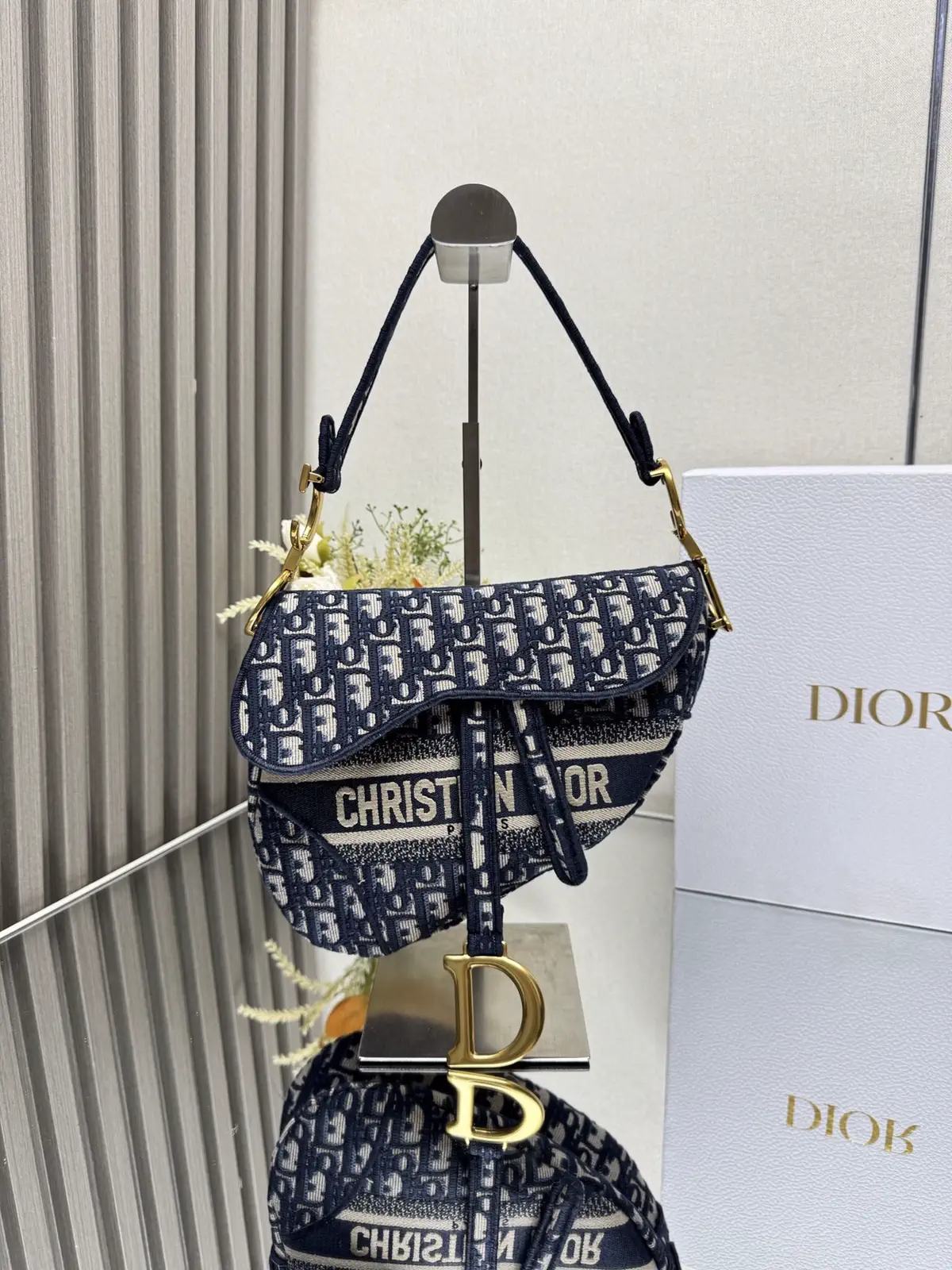 Dior Oblique Embroidered Saddle Bag image 1
