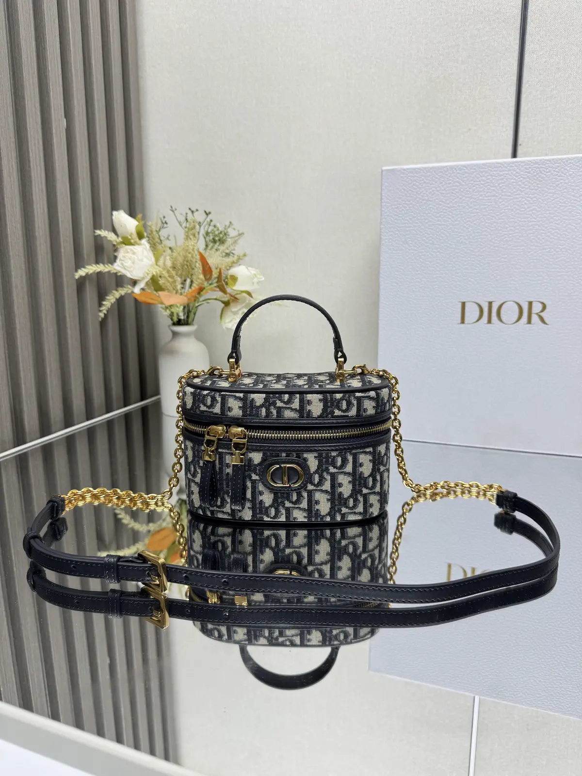 Dior 30 Montaigne Mini Vanity Bag image 1