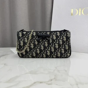 Dior Oblique Bow Chain Clutch image 1