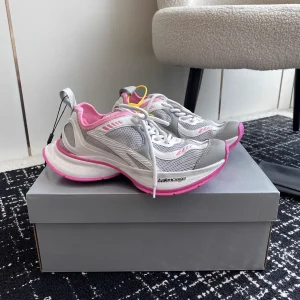 Balenciaga 24ss Circuit Series Unisex Sneakers image 1