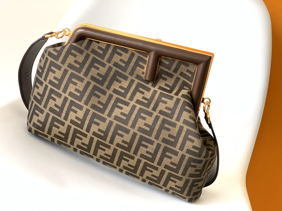 FENDI FF Pattern Medium Clasp Bag image 1