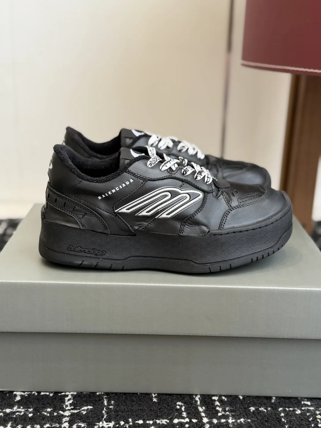 Balenciaga Hamptons Worn-Out Platform Casual Sneakers image 1
