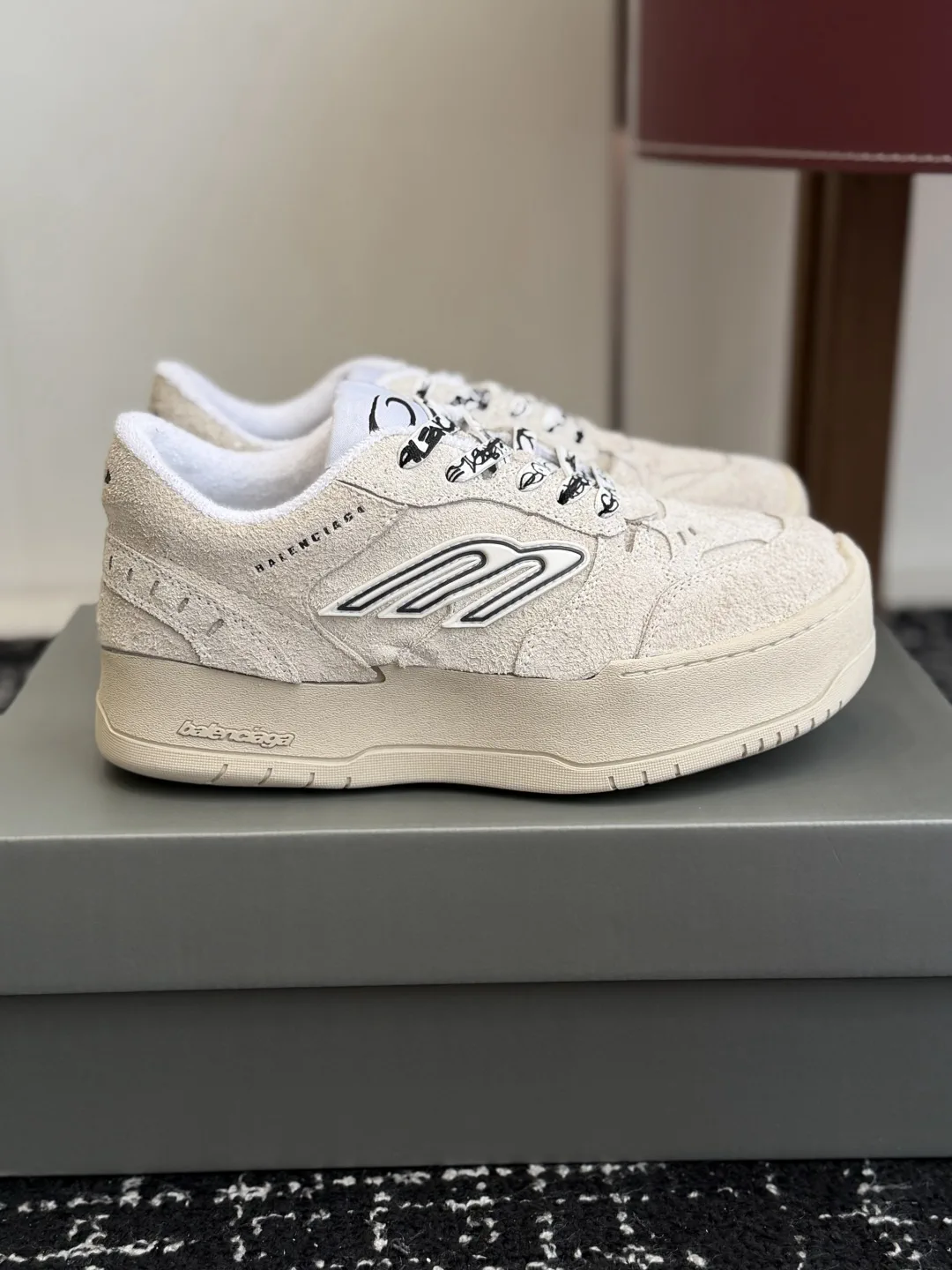 Balenciaga Hamptons Worn-Out Platform Casual Sneakers image 1