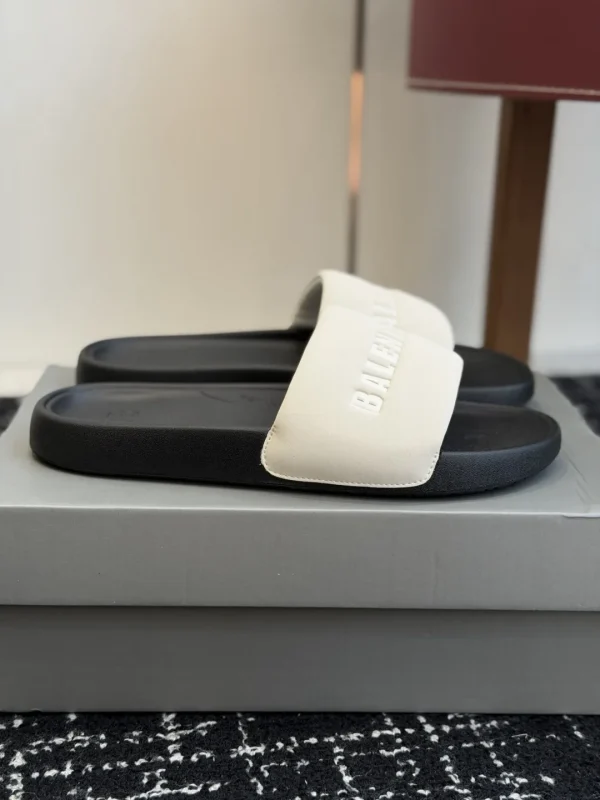 Balenciaga Solid Color Embossed Logo Slide Sandals image 1