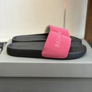Balenciaga Solid Color Embossed Logo Slide Sandals image 1