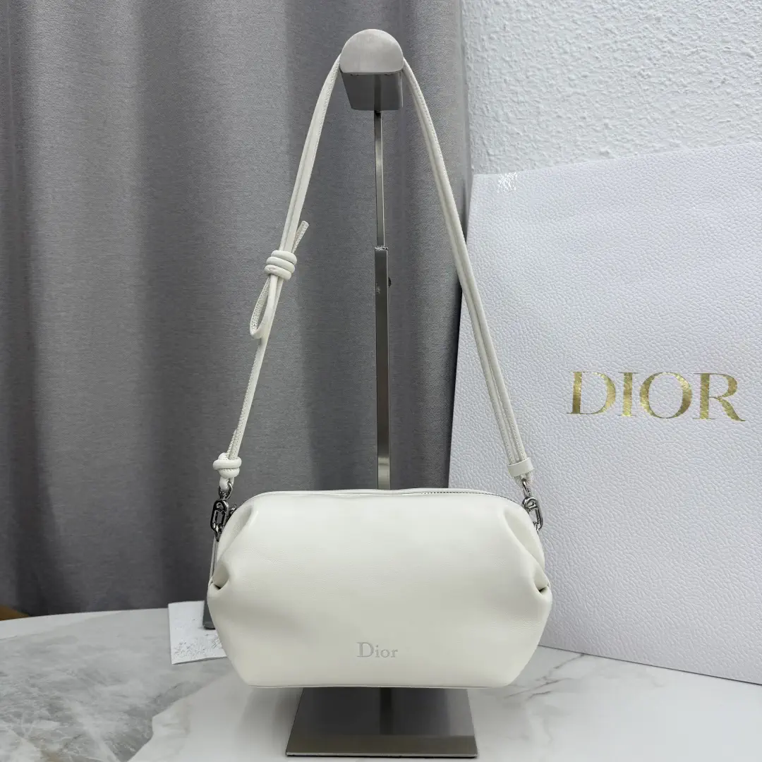 Dior White Lambskin Bow Clutch Bag image 1