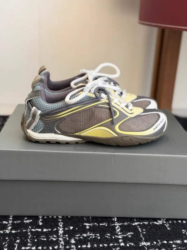 Balenciaga Monday Ultra Low-Top Lace-Up Casual Shoes image 1
