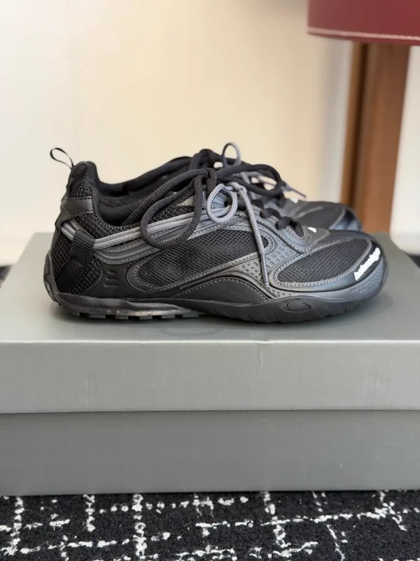 Balenciaga Monday Ultra Round Toe Lace-Up Low-Top Casual Shoes image 1