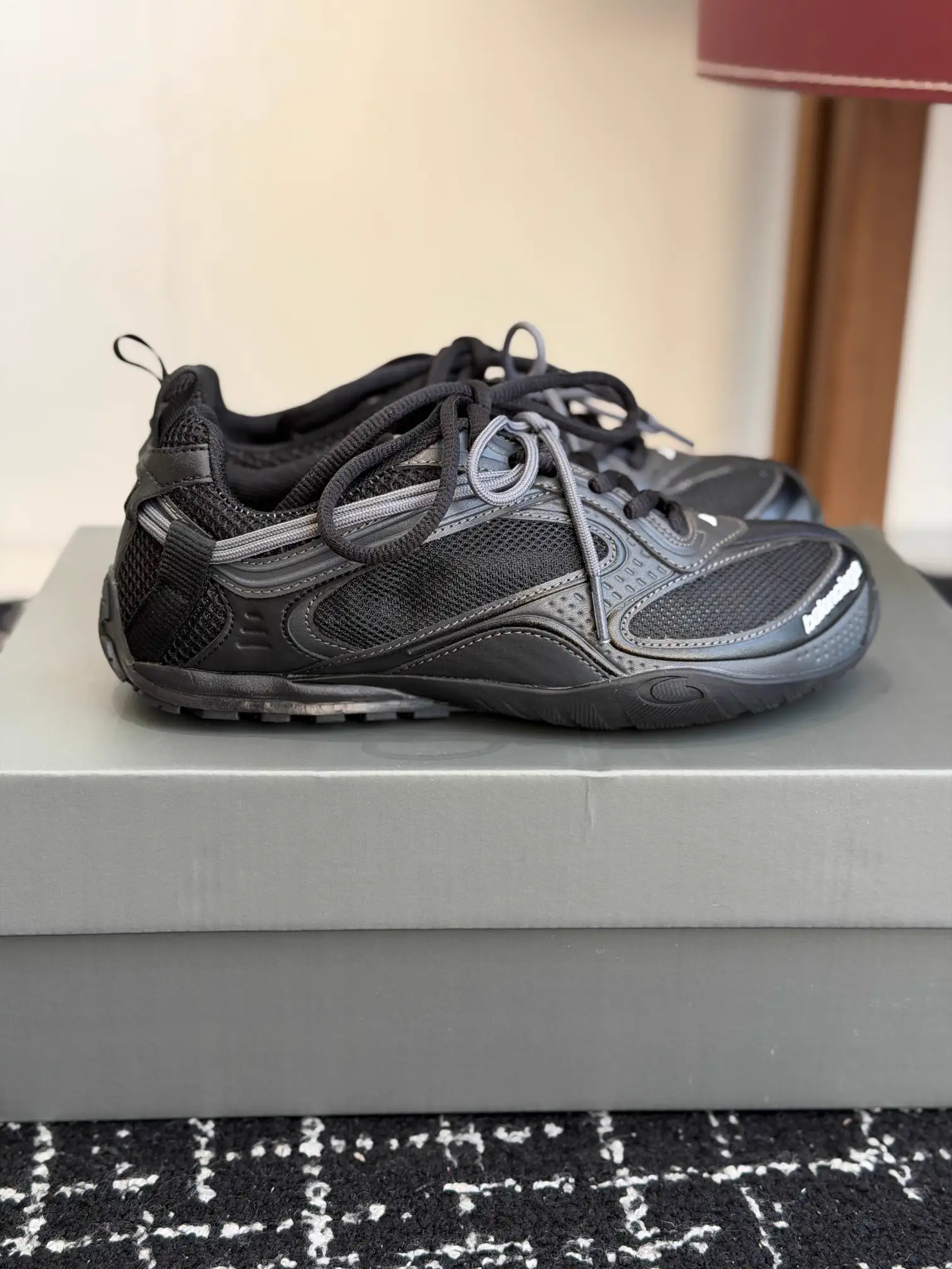Balenciaga Monday Ultra Round Toe Lace-Up Low-Top Casual Shoes image 1