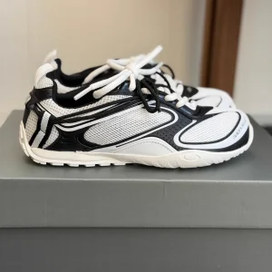Balenciaga Monday Ultra Low-Top Lace-Up Casual Shoes image 1
