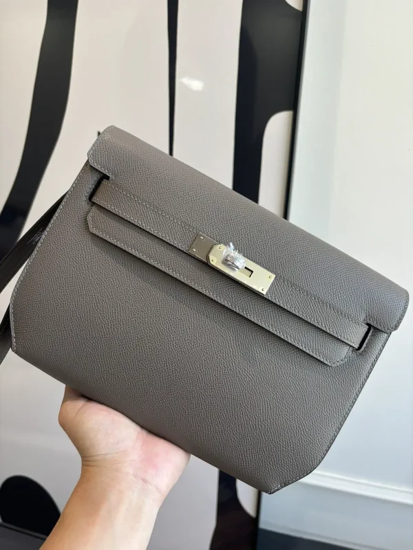 Hermès Kelly Depeches 25 Crossbody Bag image 1