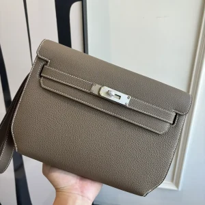 Hermès Kelly Depeches 25 Clutch image 1