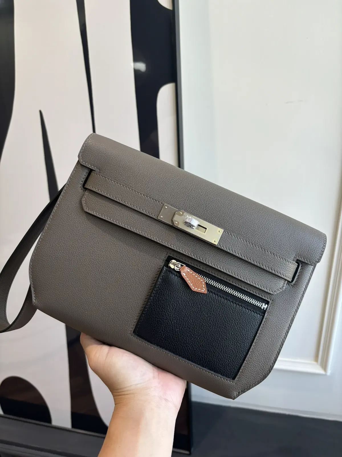 Hermès Kelly Depeches 25 Crossbody Bag image 1