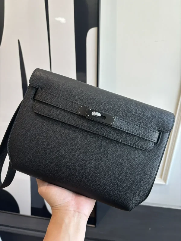 Hermès Kelly Depeches 25 Black Leather Bag image 1