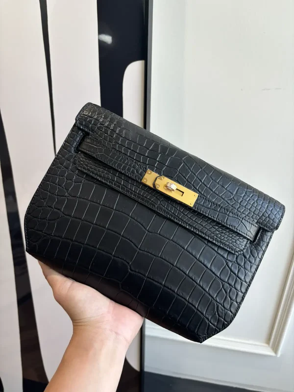 Hermès Kelly Depeches 25 Crocodile Embossed Clutch image 1