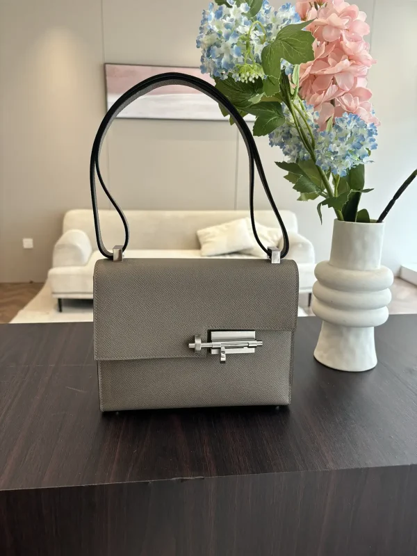 Hermès Verrou 21cm Shoulder Bag image 1