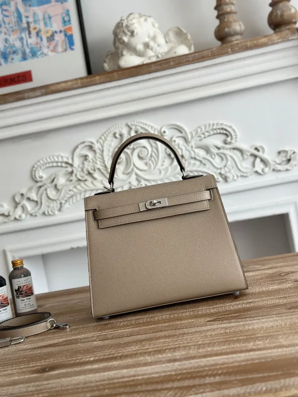 Hermès Kelly Top Handle Bag image 1