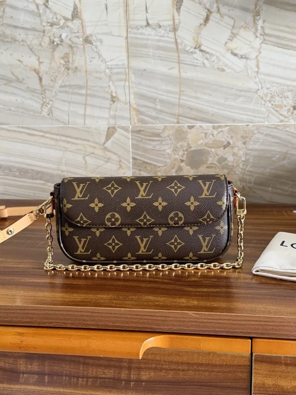 Louis Vuitton Monogram Wallet On Chain Ivy Bag image 1