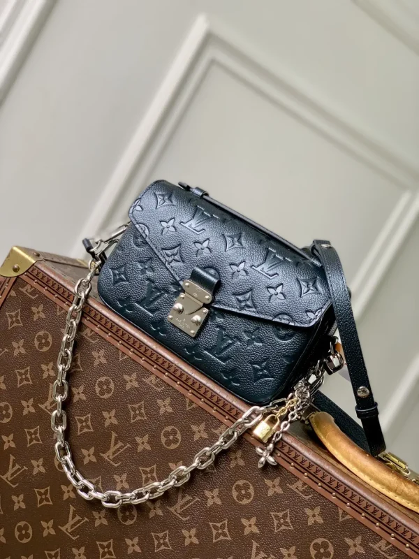 Louis Vuitton Shimmery Capsule Pochette Métis East West Bag image 1