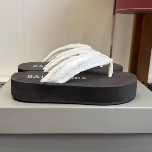 Frayed Strap Platform Flip Flops image 1