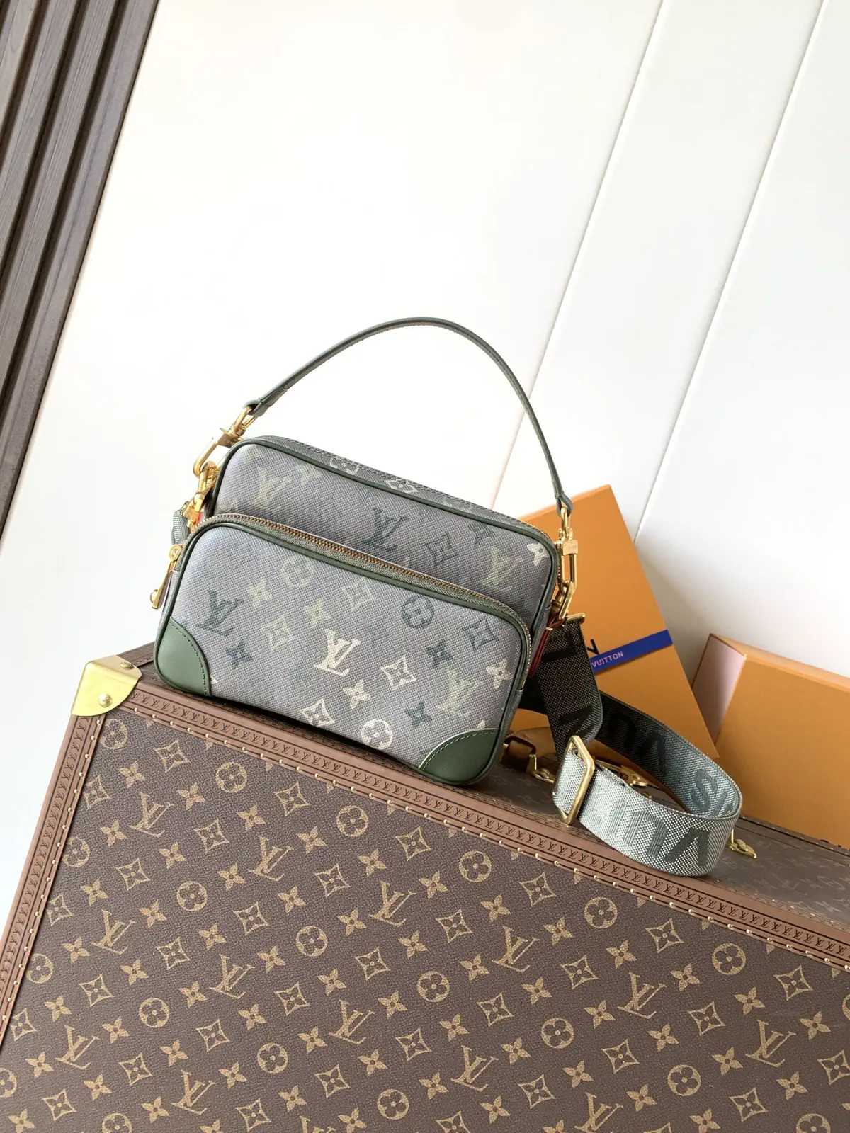 Louis Vuitton Monogram Nil Crossbody Bag image 1