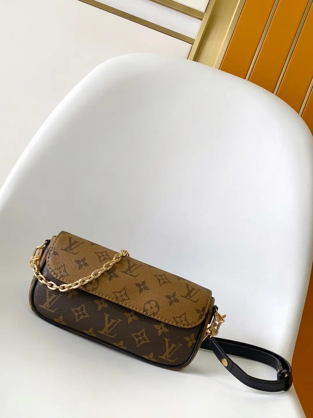Louis Vuitton Monogram Canvas Wallet On Chain Ivy Bag image 1
