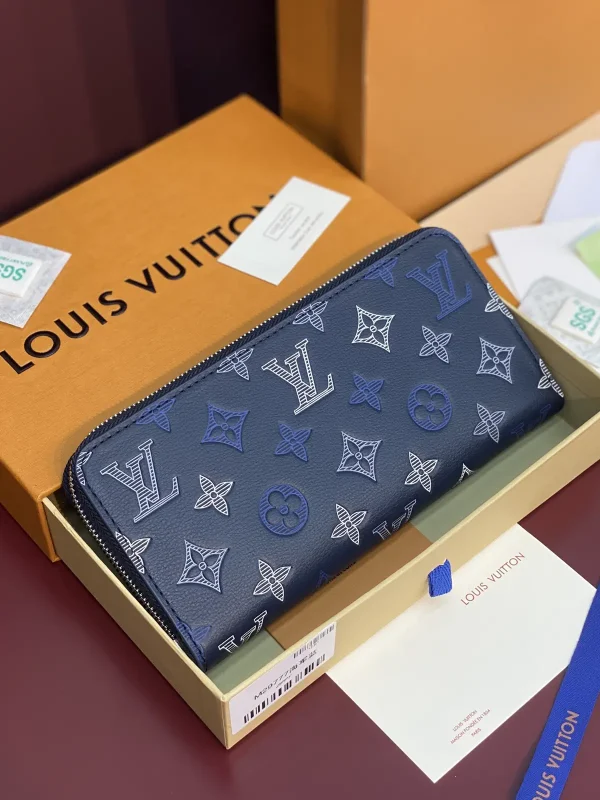 Louis Vuitton Navy Blue Monogram Zippy Wallet Horizontal image 1