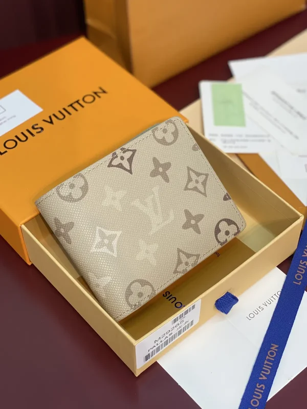Louis Vuitton Monogram Multiple Wallet image 1
