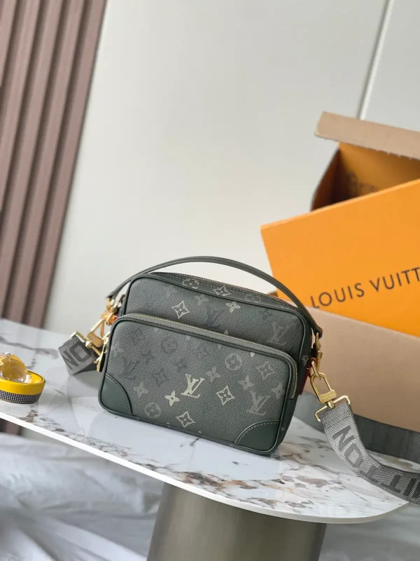 Louis Vuitton Nil Monogram Crossbody Bag image 1