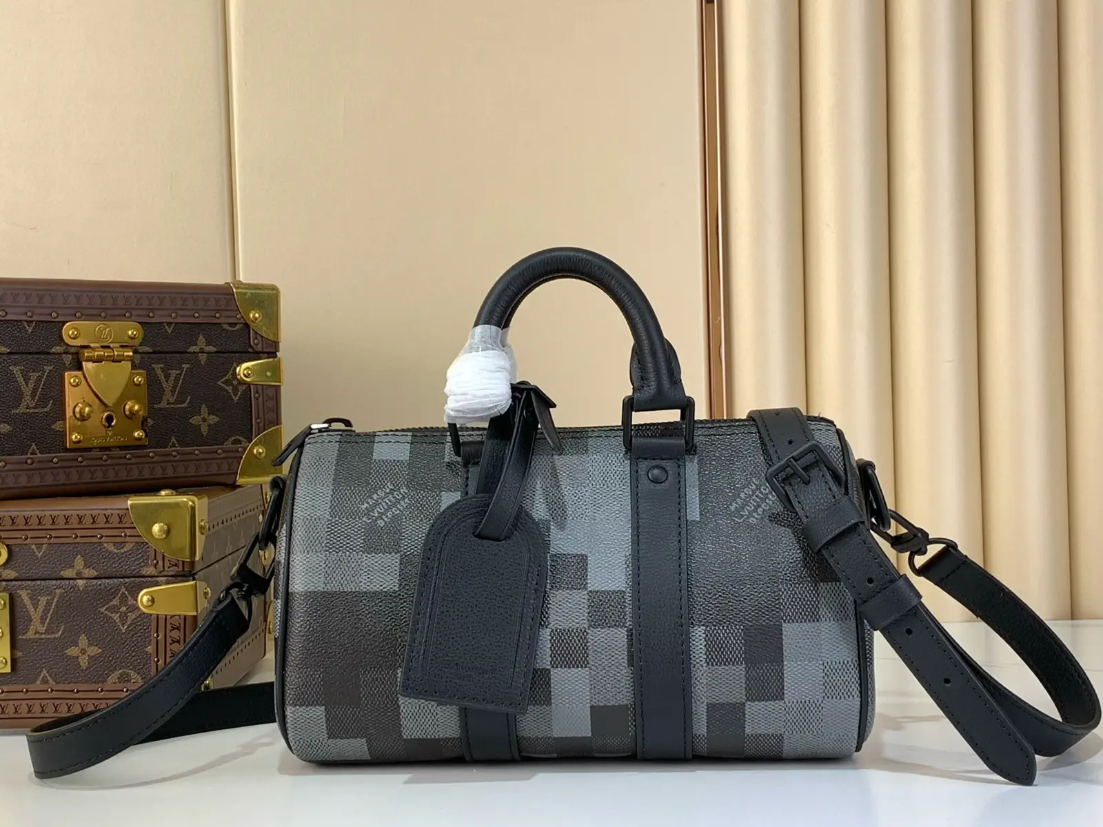 Louis Vuitton Keepall Bandoulière 25 Duffle Bag image 1