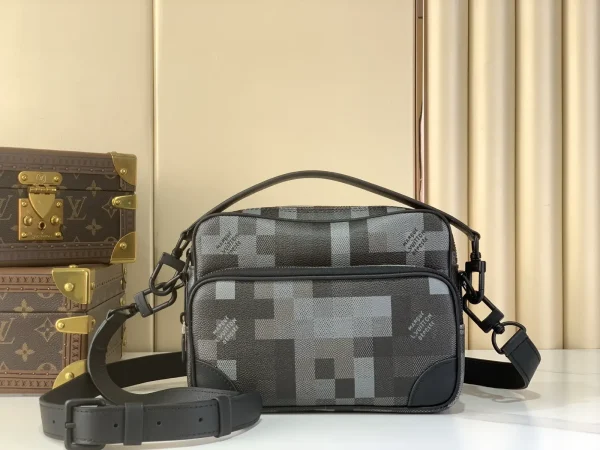 Louis Vuitton Nil Checkerboard Messenger Bag image 1