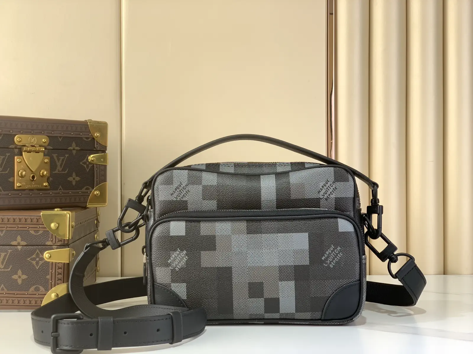 Louis Vuitton Nil Checkerboard Messenger Bag image 1