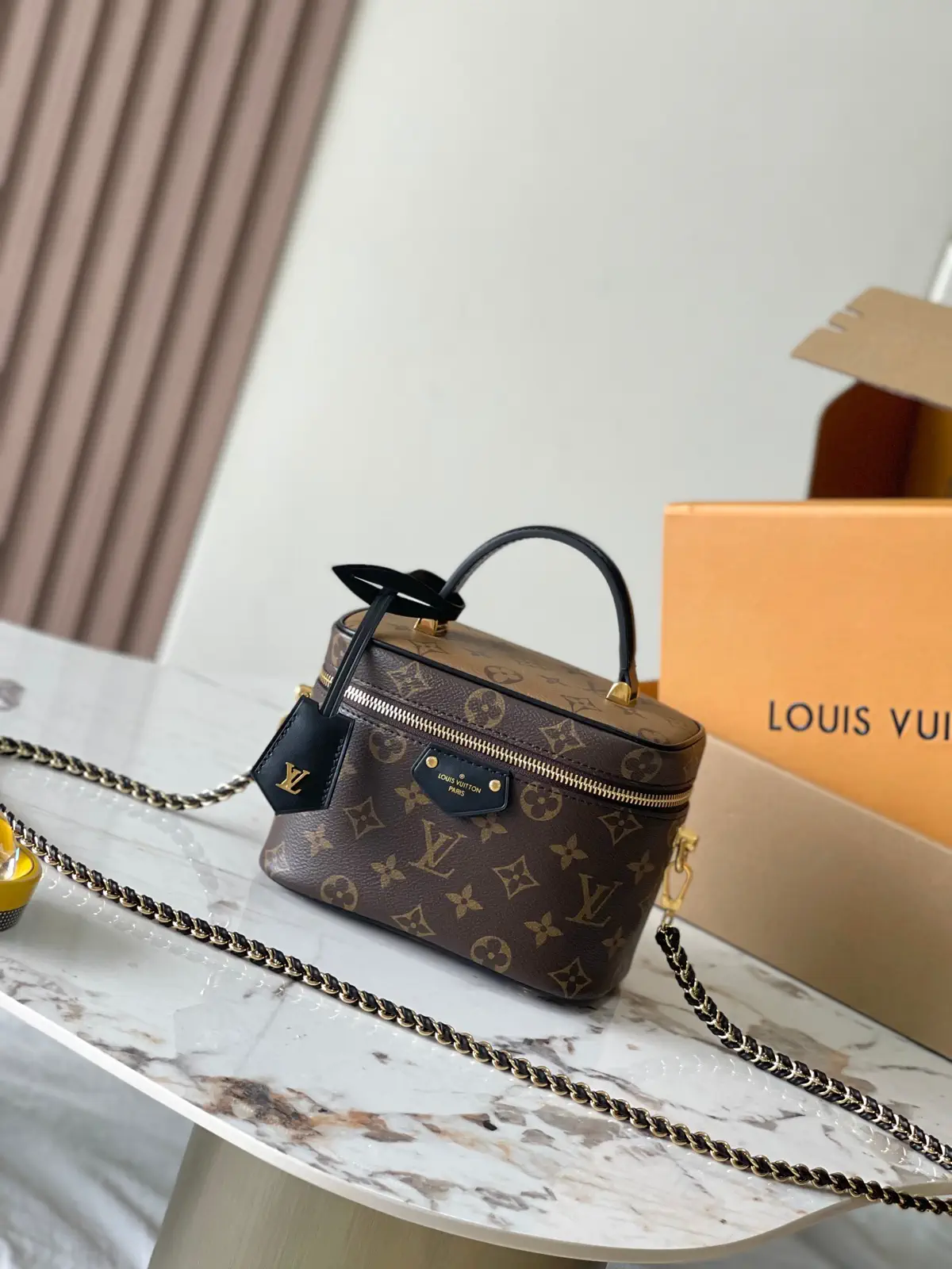 Louis Vuitton Monogram Vanity Chain Pouch image 1