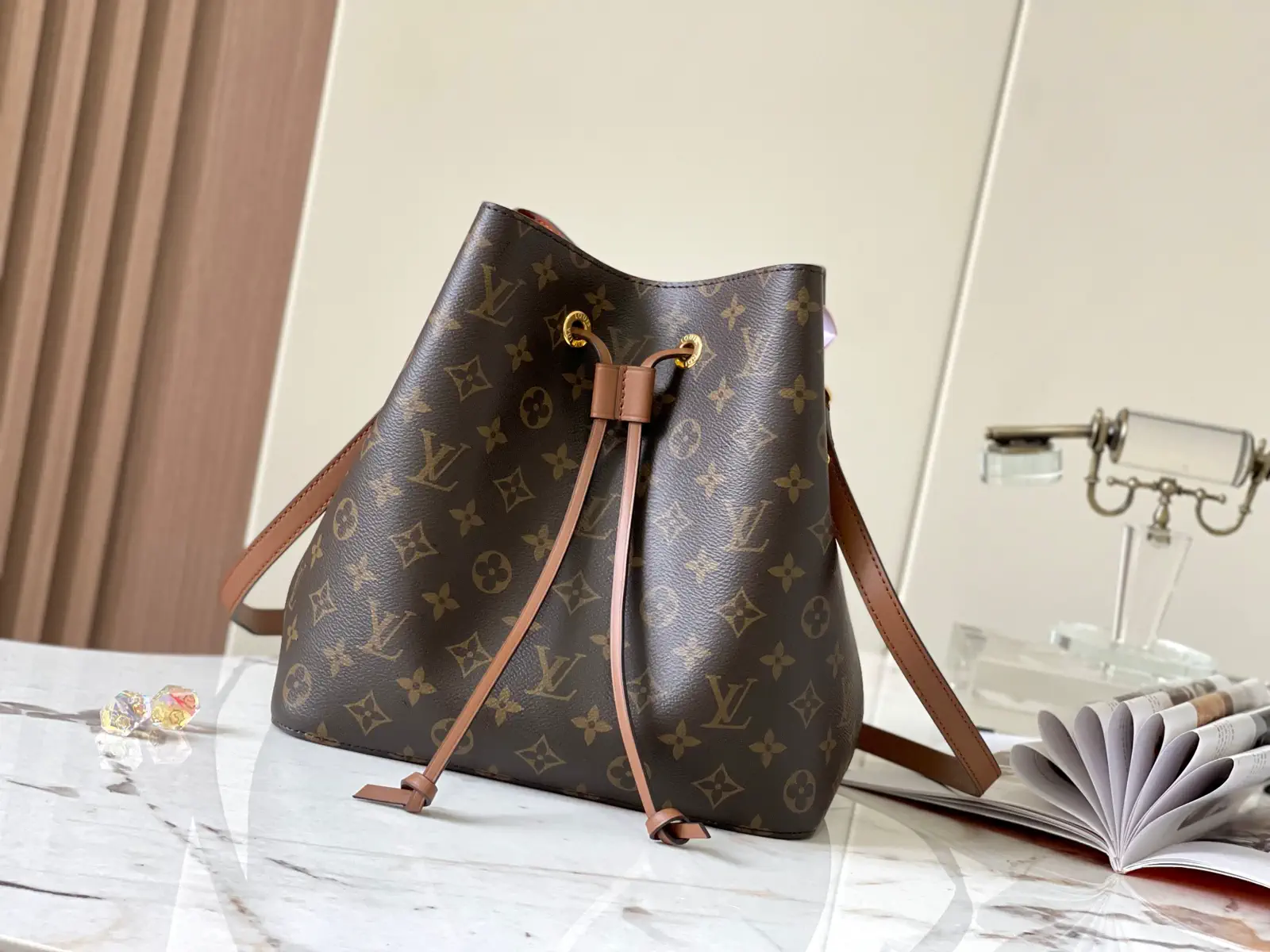 Louis Vuitton NÉONOÉ Bucket Bag image 1