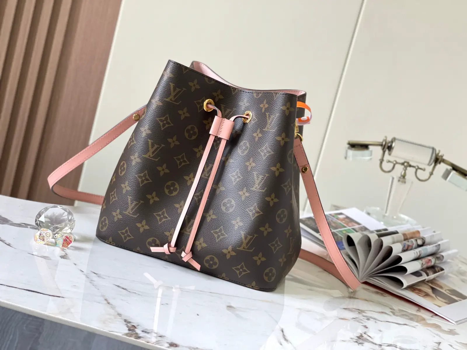 Louis Vuitton NÉONOÉ Bucket Bag image 1
