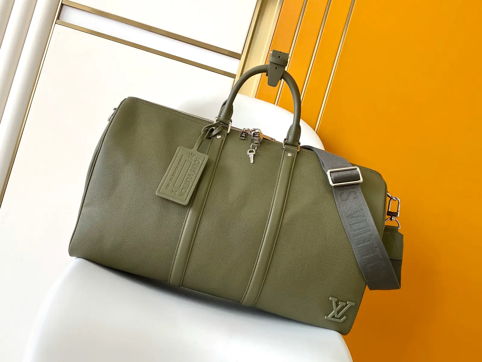 Louis Vuitton Keepall Bandoulière 50 Duffle Bag image 1