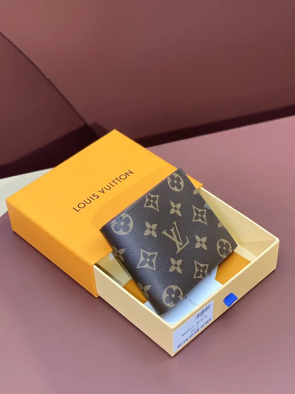 Louis Vuitton Monogram Amerigo Wallet image 1