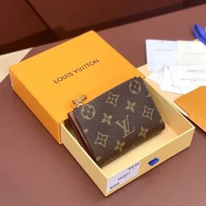 Louis Vuitton Monogram Canvas Portefeuil Lisa Compact Wallet image 1