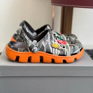 Unisex Camo Print Platform Clogs with Decorative Charms image 1
