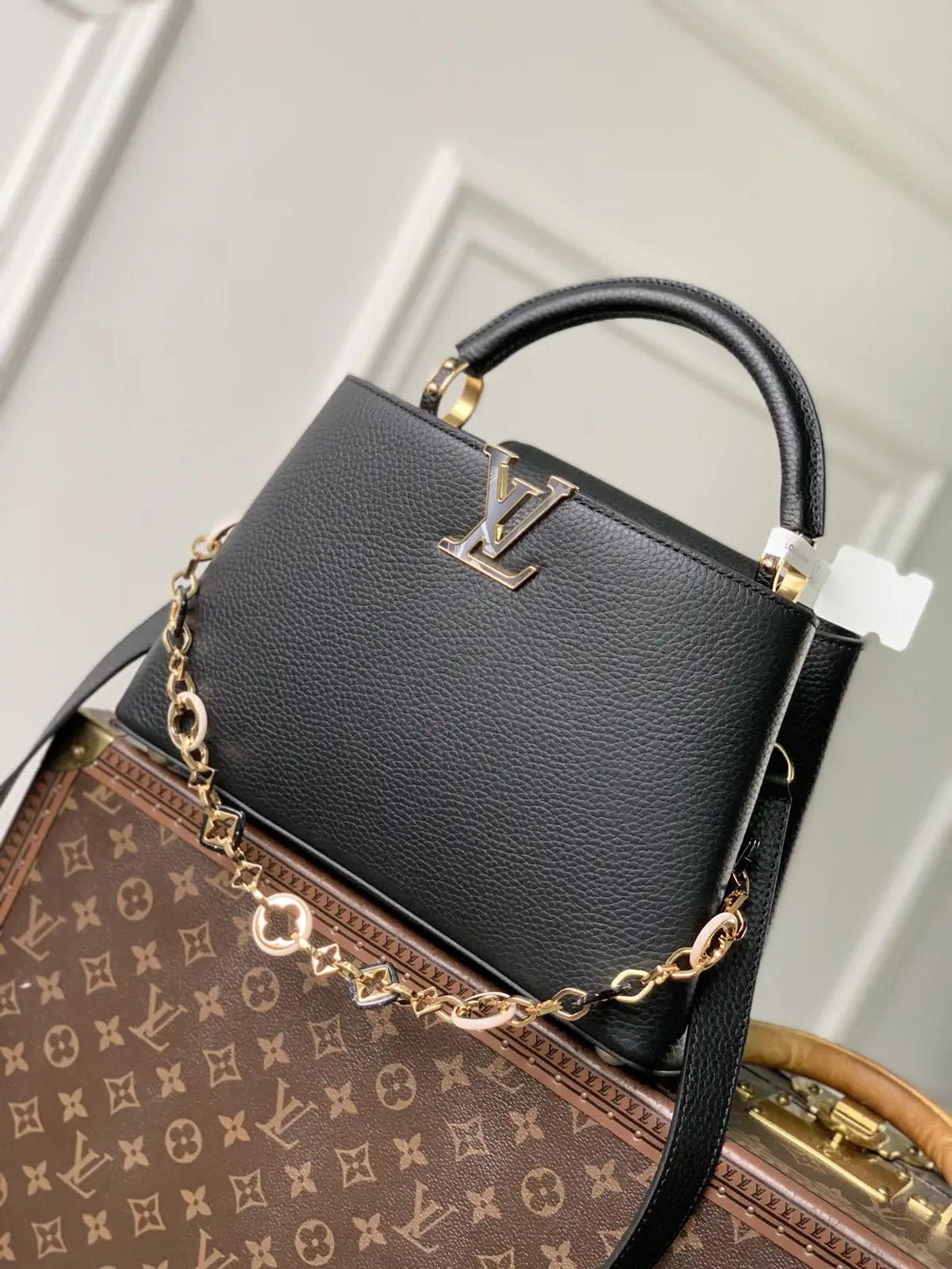 Louis Vuitton Capucines MM Black Taurillon Leather Top Handle Bag image 1